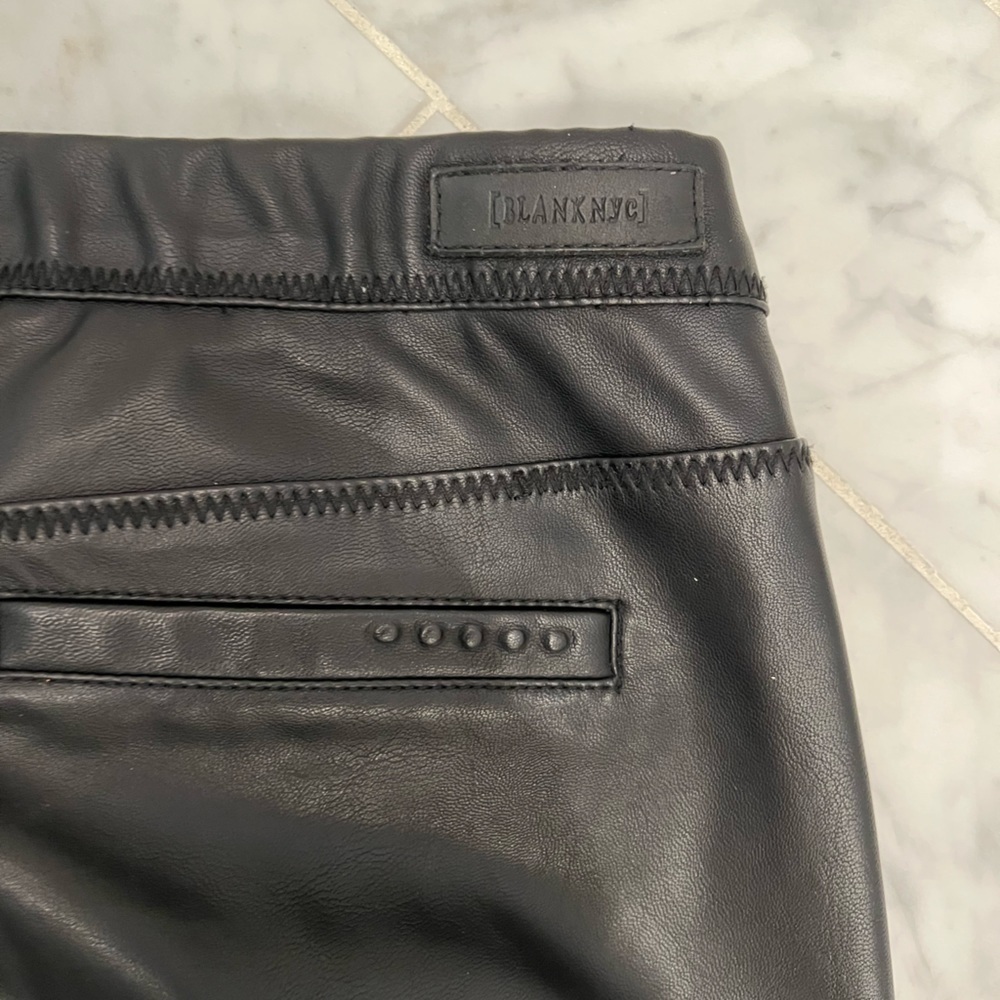 BLANK NYC Vegan leather black skinny leggings size 27 - Picture 15 of 15